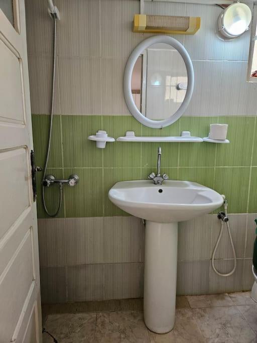 Hadhri Appartement Tozeur Luaran gambar